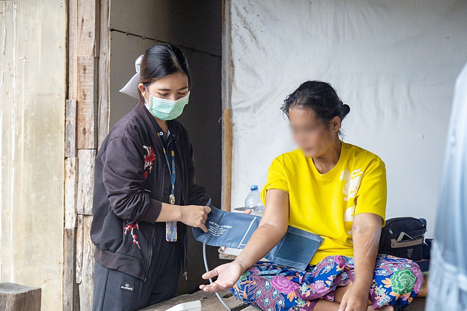 โรงพยาบาลองค์การบริหารส่วนจังหวัดภูเก็ต ลงพื้นที่ติดตามเยี่ยมบ้านผู้ป่วยติดบ้านติดเตียง ณ ชุมชนแหลมตุ๊กแก หมู่ที่ 4 และหมู่ 7 ต.รัษฎา อ.เมือง จ.ภูเก็ต รูปที่ 8