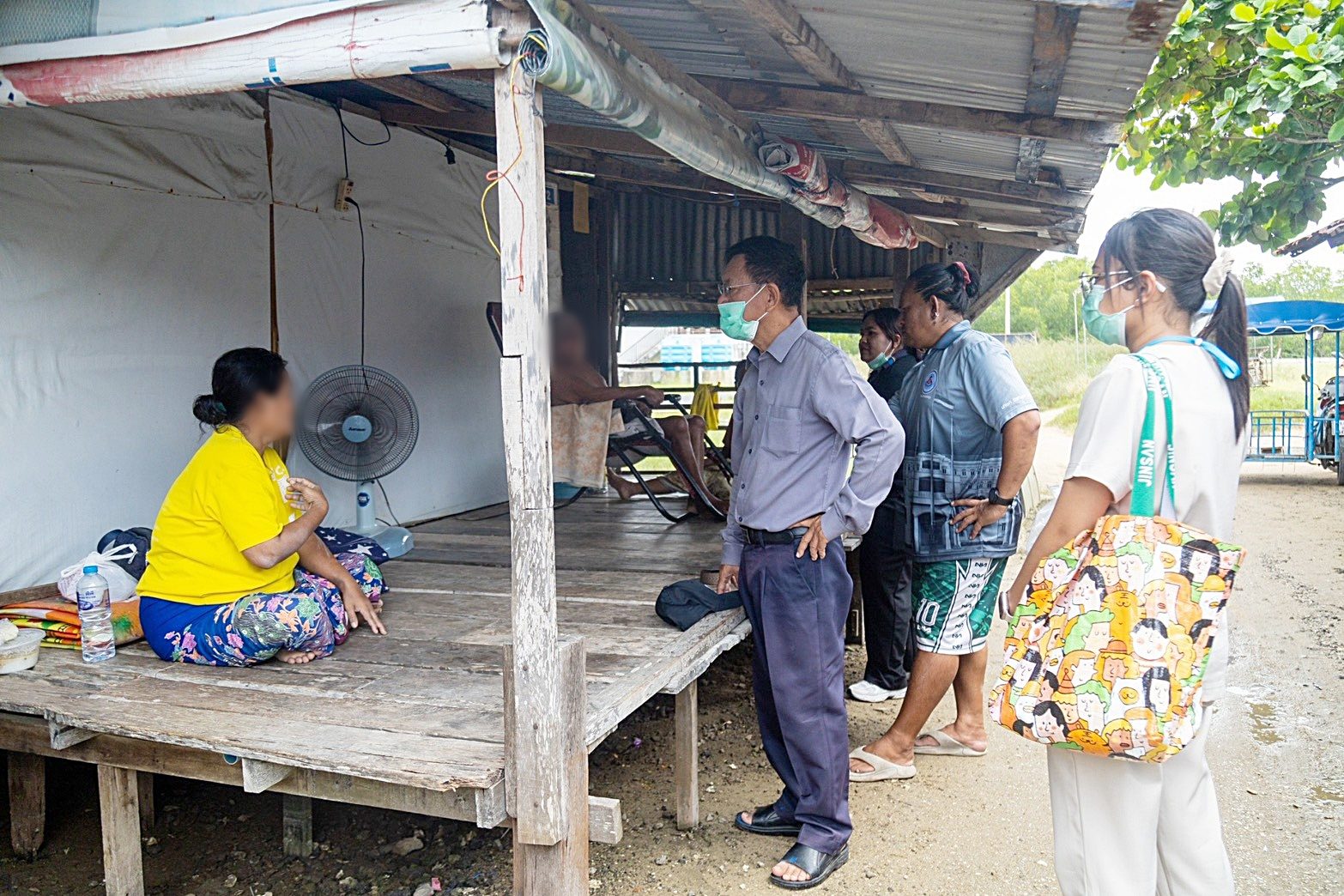 โรงพยาบาลองค์การบริหารส่วนจังหวัดภูเก็ต ลงพื้นที่ติดตามเยี่ยมบ้านผู้ป่วยติดบ้านติดเตียง ณ ชุมชนแหลมตุ๊กแก หมู่ที่ 4 และหมู่ 7 ต.รัษฎา อ.เมือง จ.ภูเก็ต รูปที่ 7