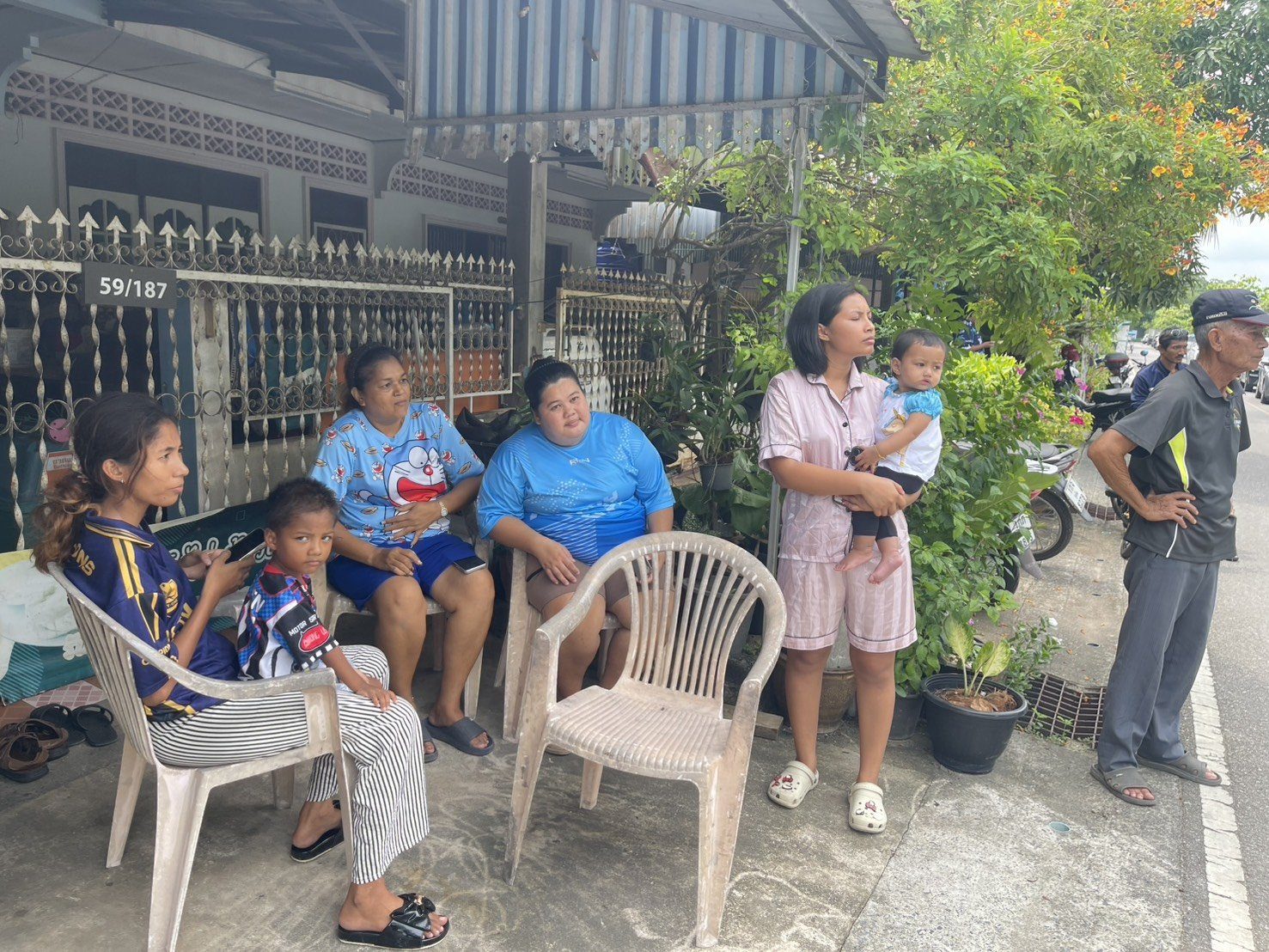 โรงพยาบาลองค์การบริหารส่วนจังหวัดภูเก็ต ลงพื้นที่ให้บริการเชิงรุกฉีดวัคซีนไข้หวัดใหญ่ ณ ชุมชนหาดแสนสุข หมู่ 7 ต.รัษฎา อ.เมือง จ.ภูเก็ต รูปที่ 1