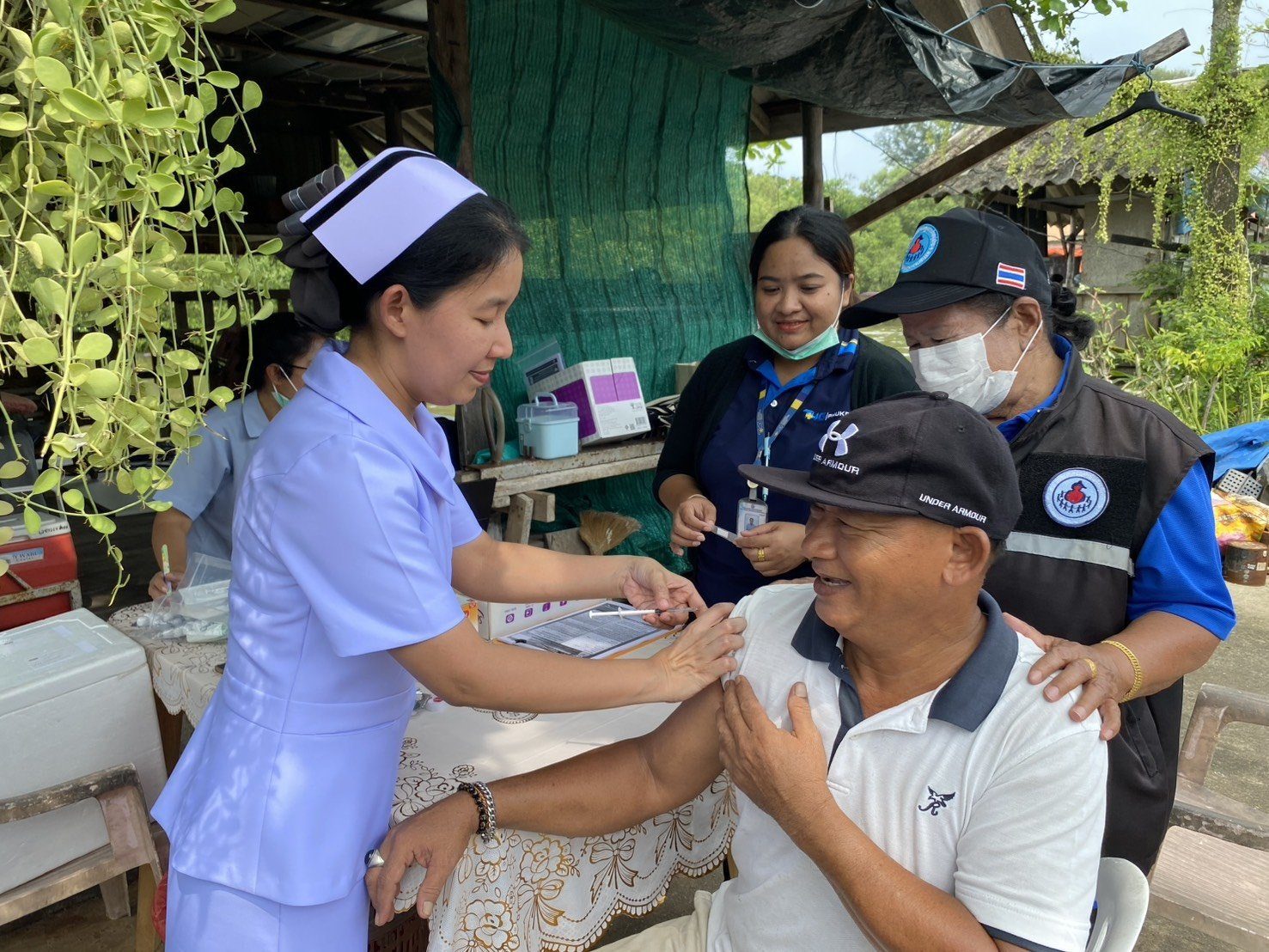 โรงพยาบาลองค์การบริหารส่วนจังหวัดภูเก็ต ลงพื้นที่ให้บริการเชิงรุกฉีดวัคซีนไข้หวัดใหญ่ ณ ชุมชนหาดแสนสุข หมู่ 7 ต.รัษฎา อ.เมือง จ.ภูเก็ต
